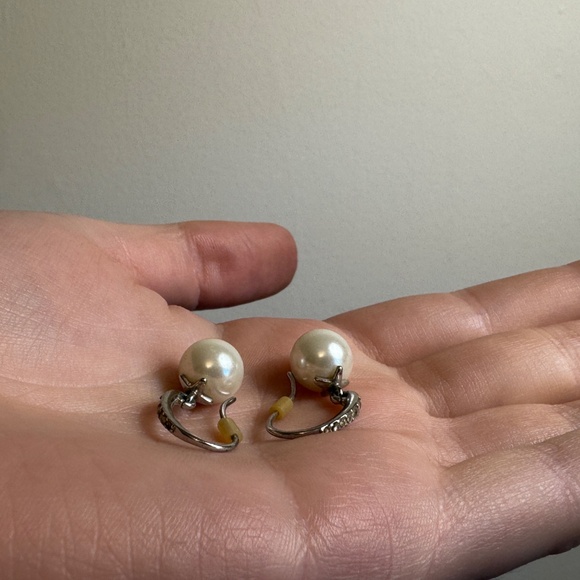 Stella & Dot Pearl Earrings - Picture 5 of 5